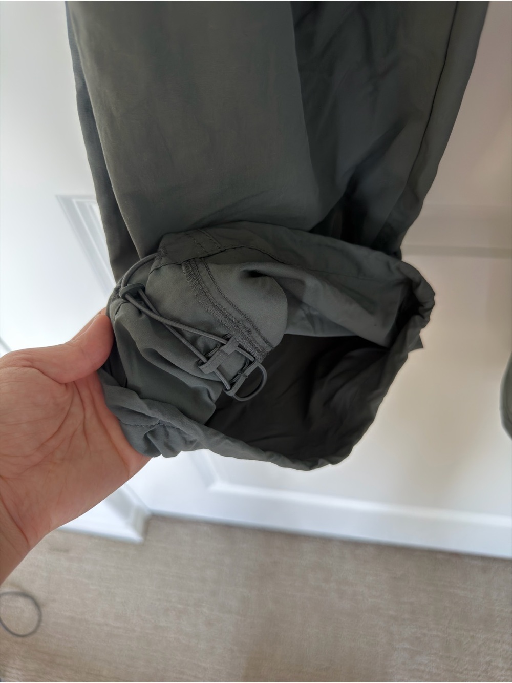 UNIQLO Easy Utility Pants in Dark Green (PLEASE READ DESCRIPTION) - Picture 10 of 10